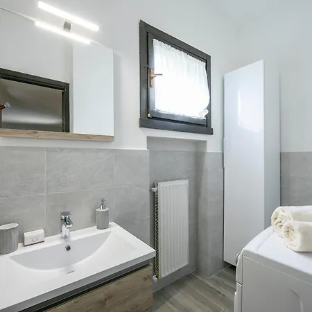 Holiday home Residenza La Parusciola - Happy