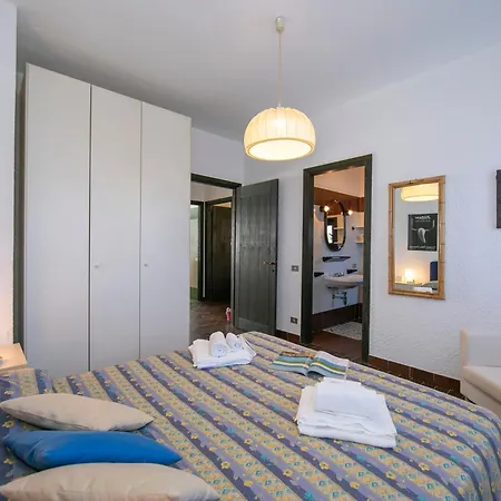 Hébergement de vacances La Parusciola Pool Residence *