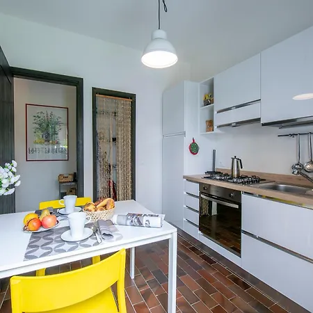 Holiday home Residenza La Parusciola - Happy *
