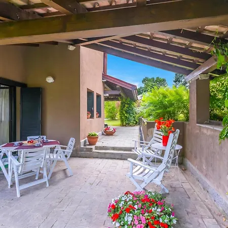Residenza La Parusciola Pool And Relax - Happy