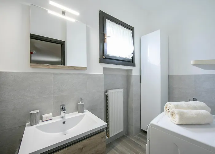 Semesterbostad Residenza La Parusciola Pool And Relax - Happy